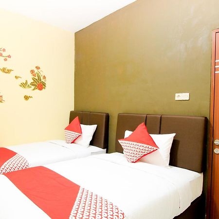 Super Oyo Capital O 217 A1 Hotel Sorabaya Extérieur photo