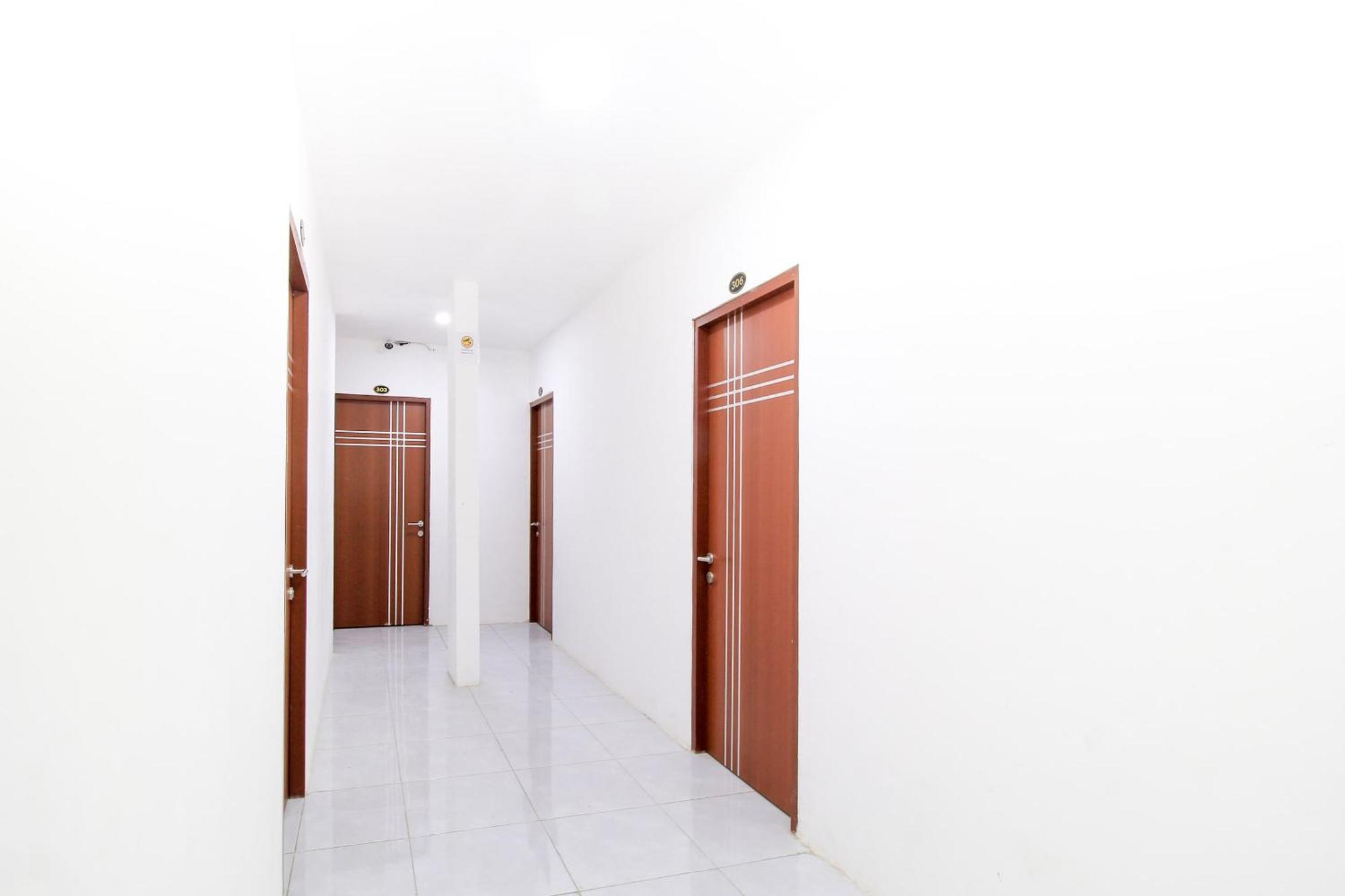 Super Oyo Capital O 217 A1 Hotel Sorabaya Extérieur photo