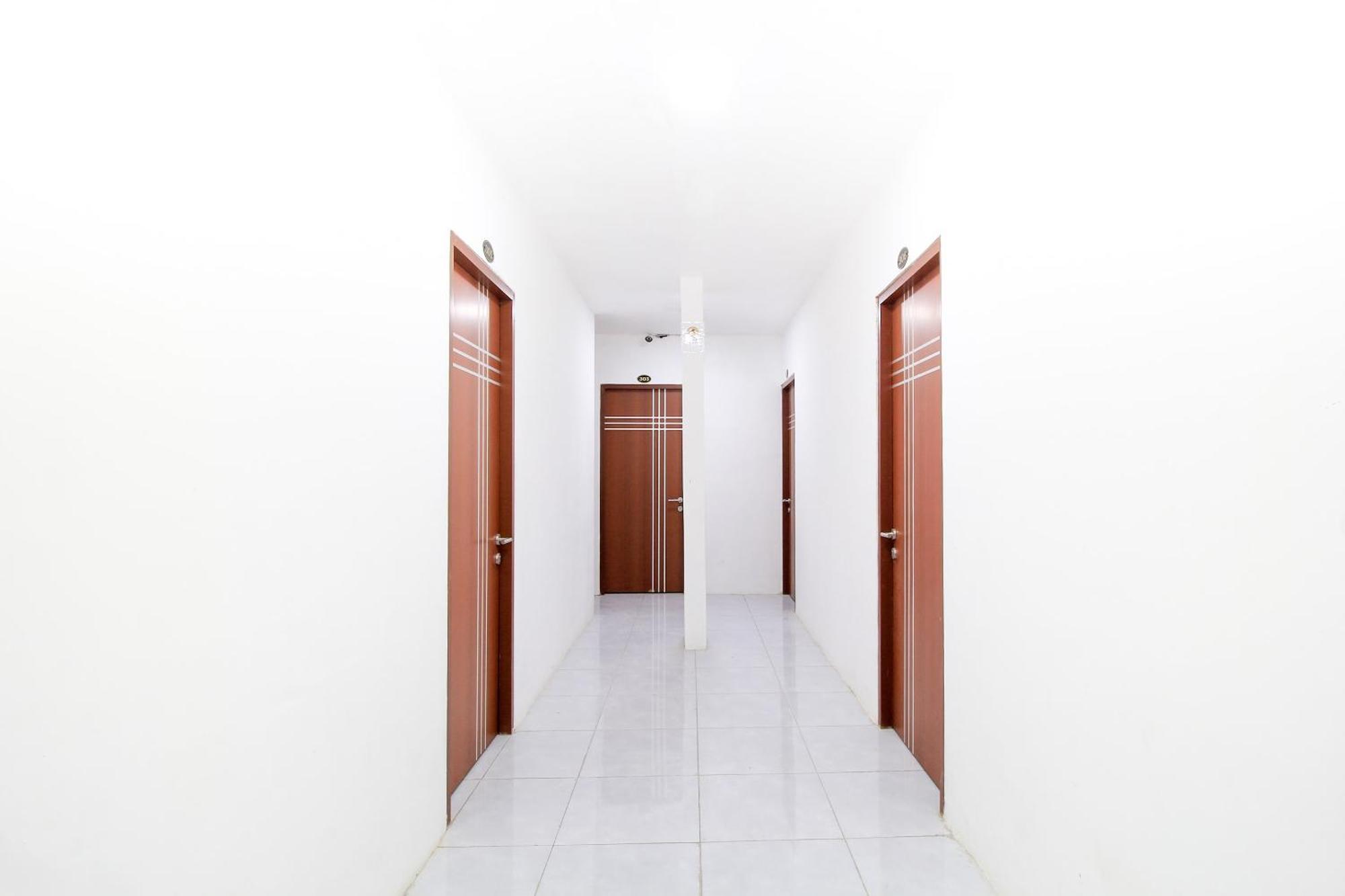 Super Oyo Capital O 217 A1 Hotel Sorabaya Extérieur photo
